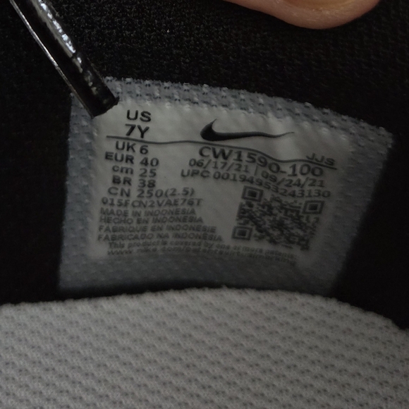 *SOLD*Nike Black & White Panda Dunk Low Sneakers CW1590-100 7y/w8.5 Brand New - Picture 7 of 8